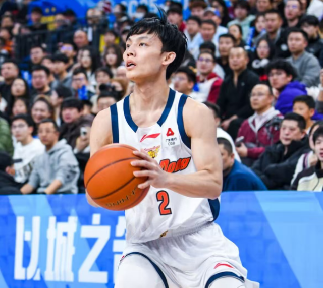 76人将严格管控詹姆斯时间:预计场均28